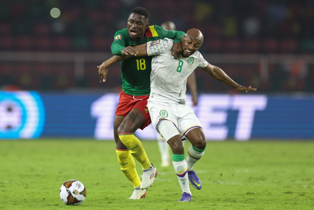 TOPSHOT-FBL-AFR-AFCON-2021-2022-CMR-COM