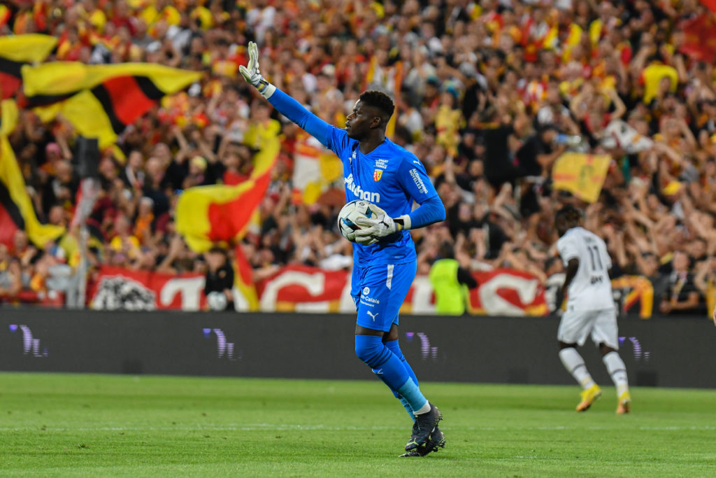 Samba wanted Forest exit