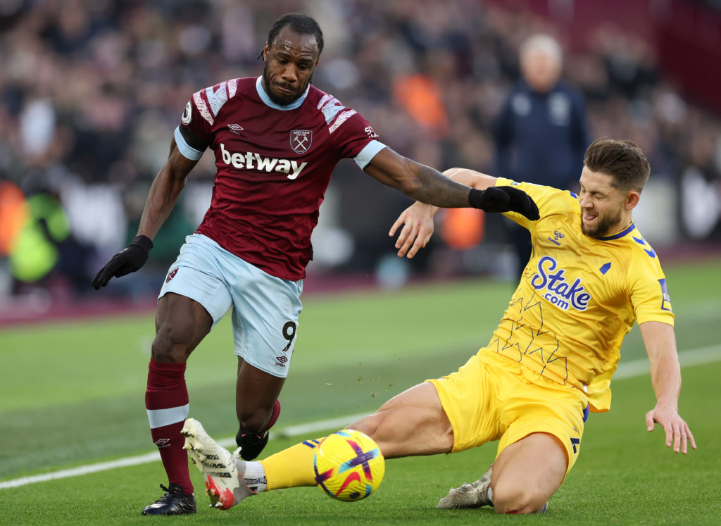 Forest linked Antonio