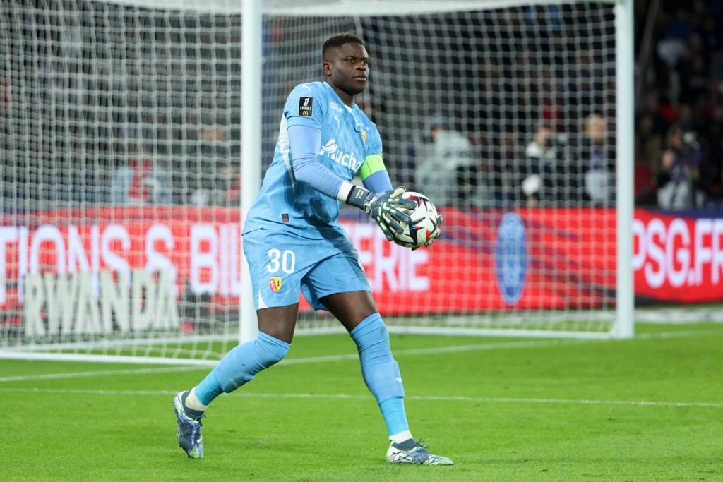 Paris Saint-Germain FC v Racing Club de Lens - Ligue 1 McDonald's