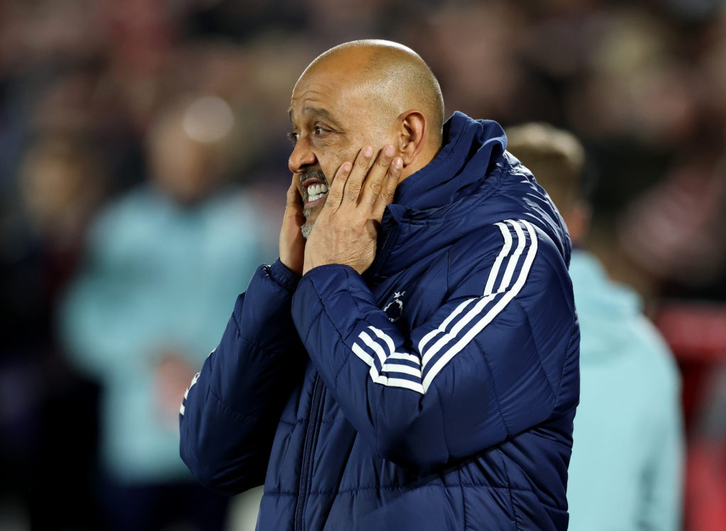 Nuno Espírito Santo reacts with concern during Nottingham Forest vs Arsenal in the Premier League