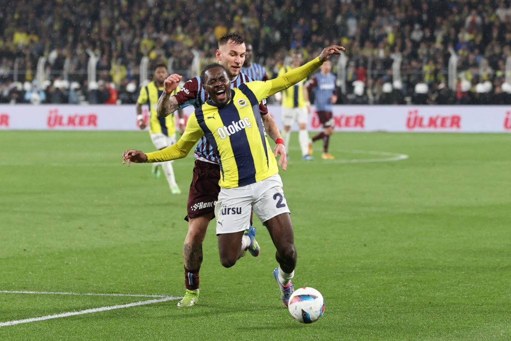 Fenerbahce v Trabzonspor - Turkish Super Lig