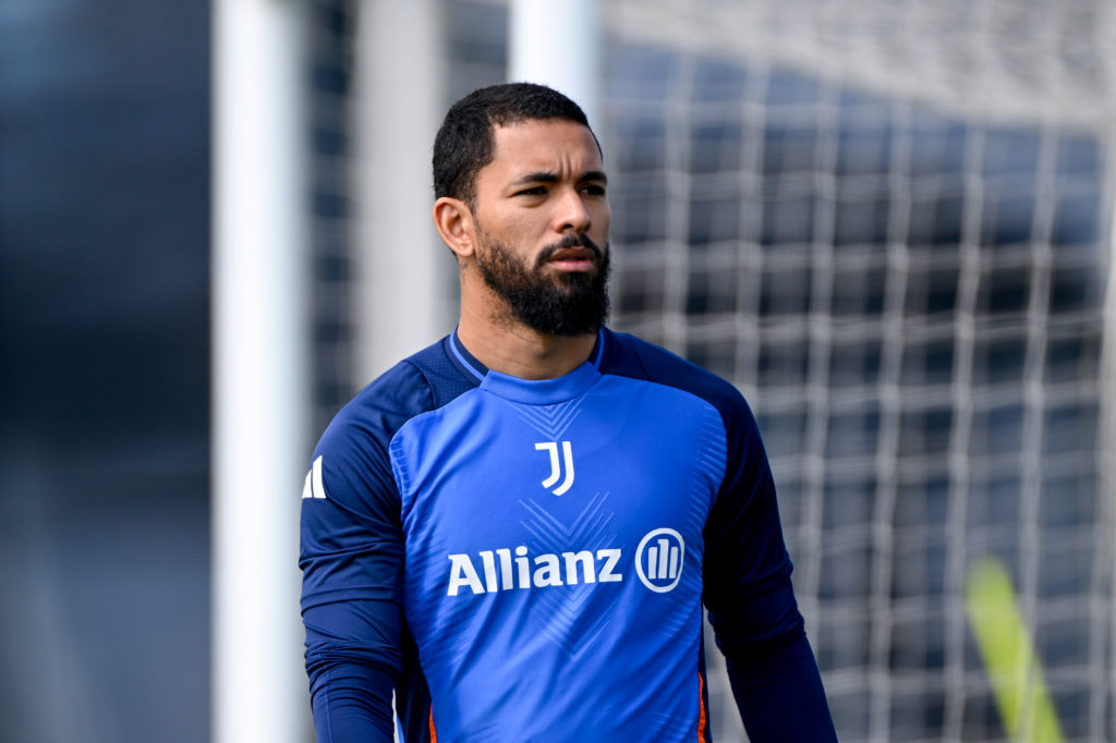 Douglas Luiz participates in a training session with Juventus.