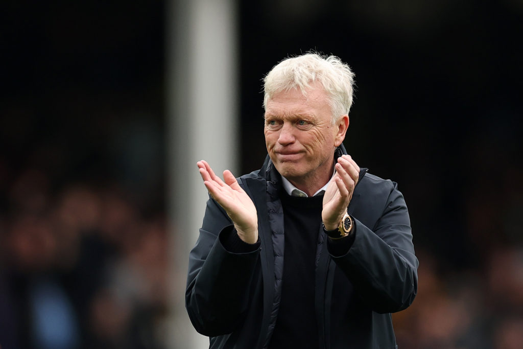 David Moyes claps the Everton fans.