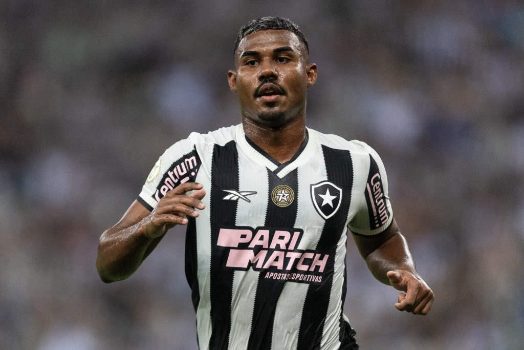 Cuiabano of Botafogo runs during the match between Botafogo and Criciuma