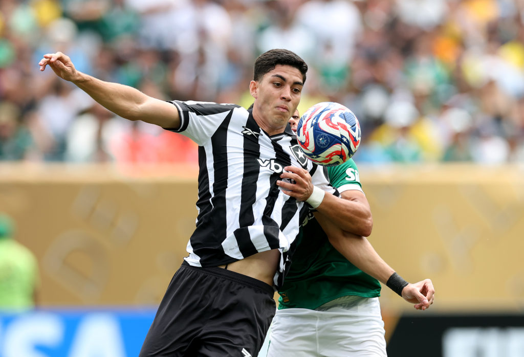Jair Cunha #32 of Botafogo