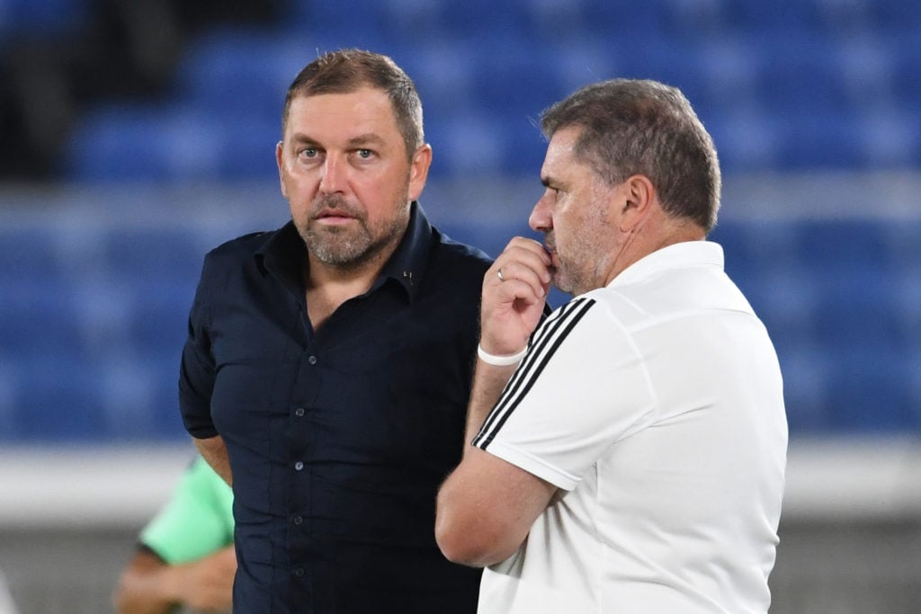 Peter Cklamovski with Ange Postecoglou for Yokohama Mariners