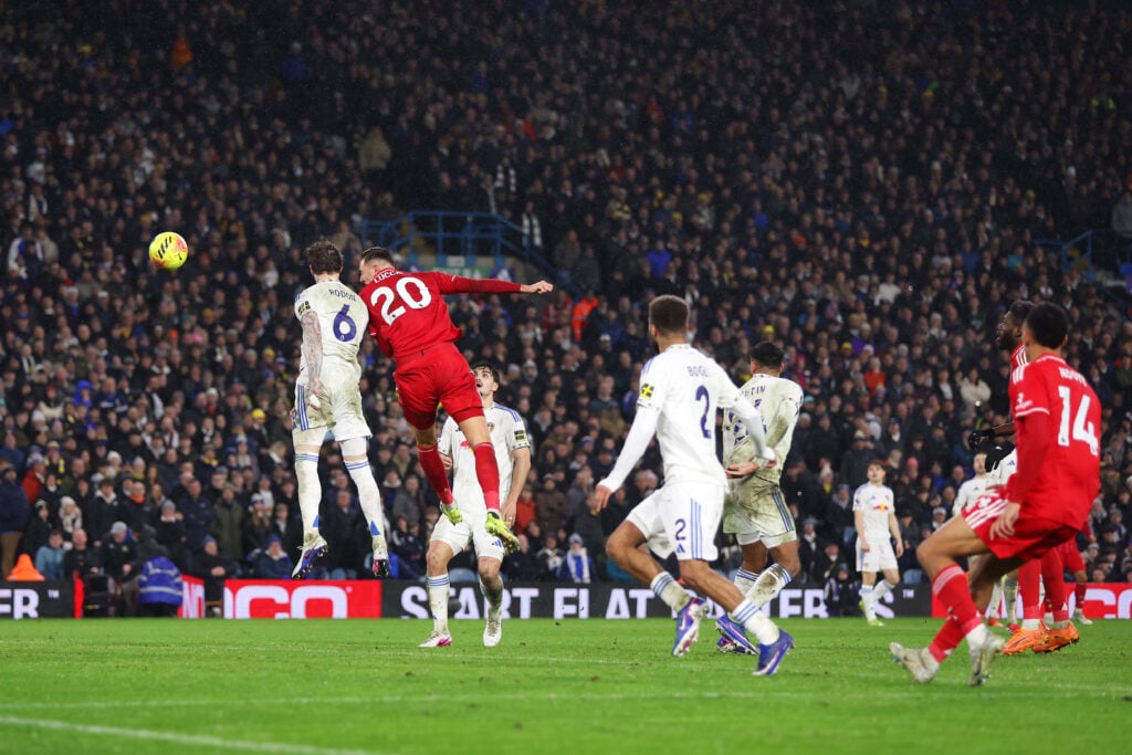 Lorenzo Lucca scores for Nottingham Forest.