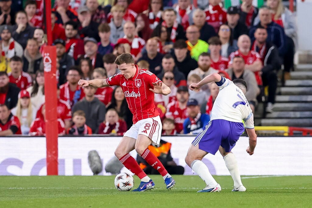 Elliot Anderson plays for Nottingham Forest.