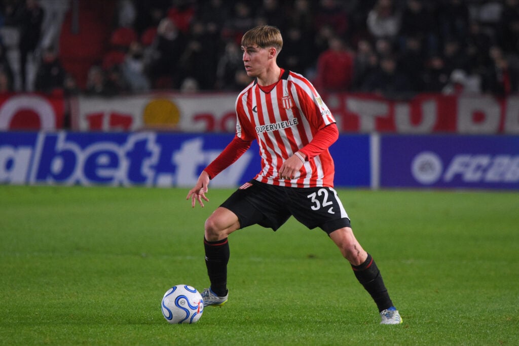 Estudiantes midfielder Mikel Amondarain.